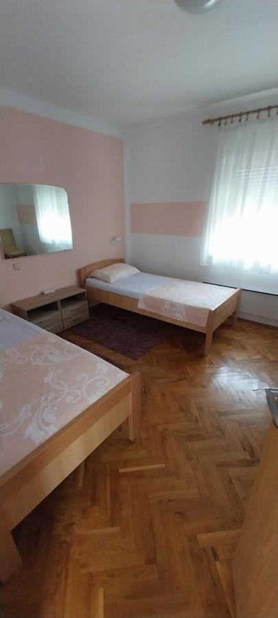 Kuca Za Odmor Varos Villa Vrlika Ngoại thất bức ảnh